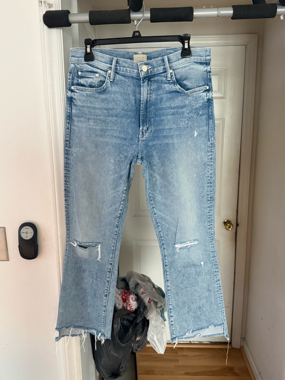 Awesome Mother Denim The Insider Crop Step Chew in Drinking by the Pool - Sz 31